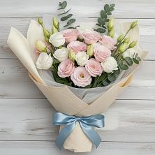 Букет цветов из:  Лизиантусы в Нудоль