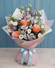 Букет цветов из:  Лизиантусы, Розы, Альстромерии и Гипсофила в Нудоль