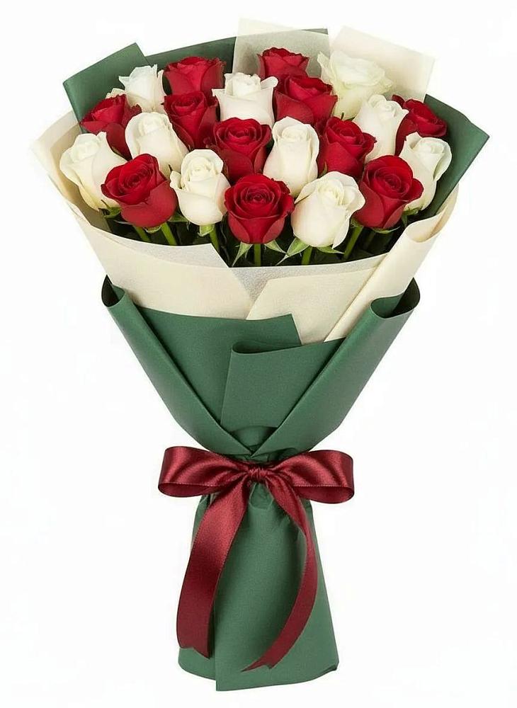 Букет Микс из красных и белых роз в Нудоль