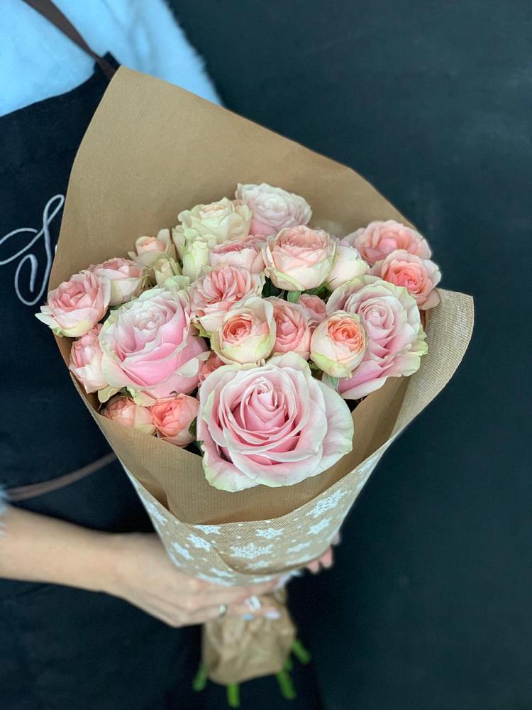 Букет цветов из: Хризантемы и Розы в Нудоль