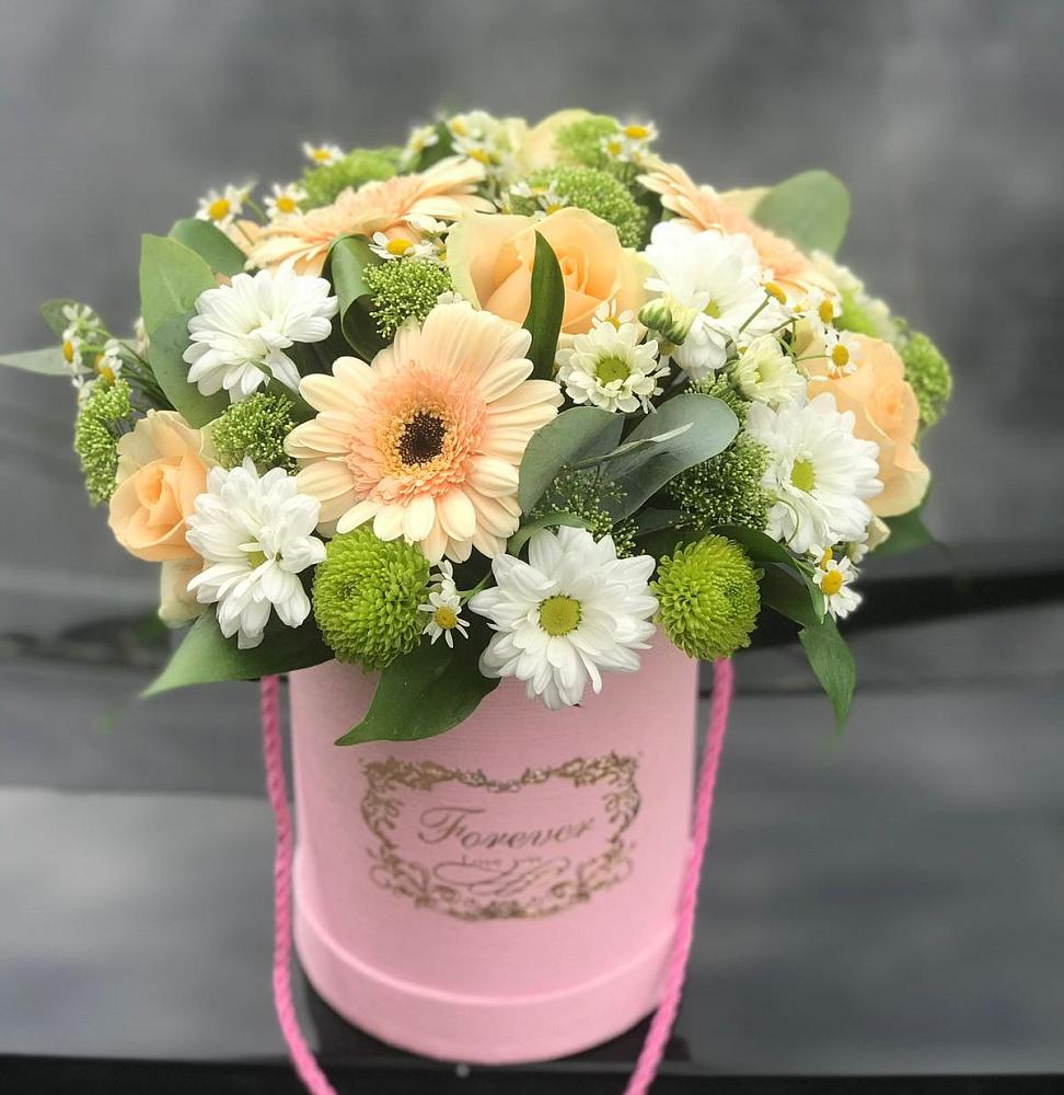 Цветочная композиция из Розы, Герберы и Хризантемы в шляпной коробке в Нудоль