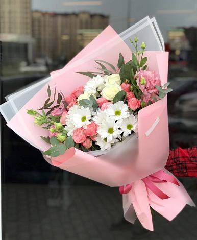 Букет цветов из: Розы, Лизиантусы и Хризантемы в Нудоль