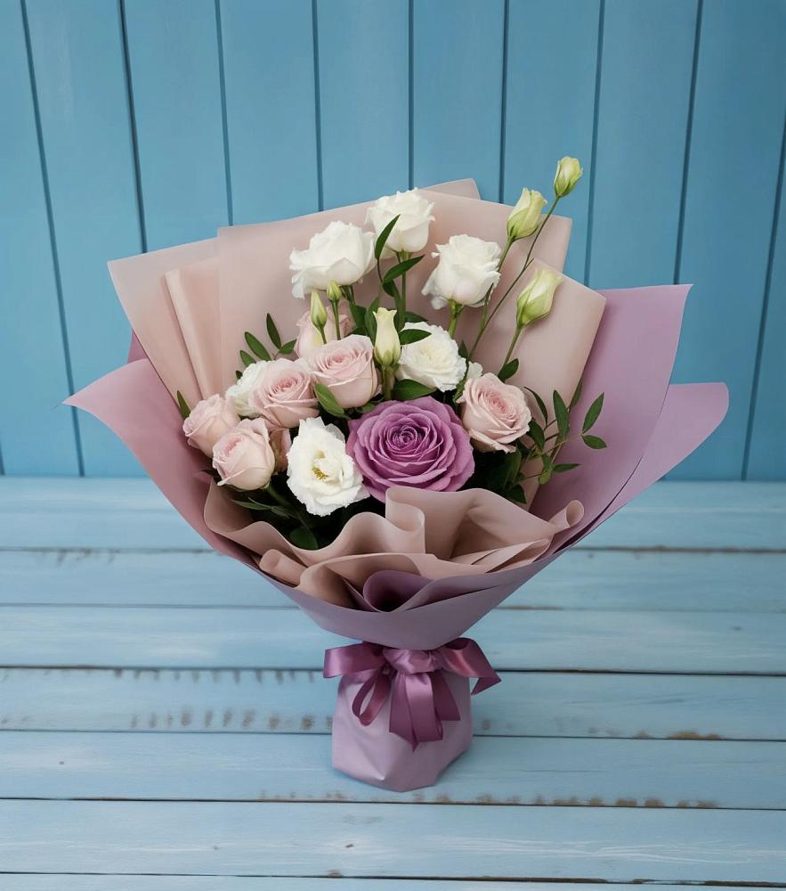 Букет цветов из: Розы и Лизиантусы в Нудоль